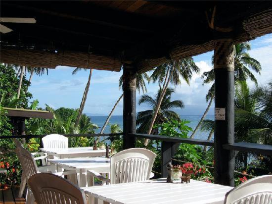 Coconut Grove Beachfront Cottages Matei Dış mekan fotoğraf