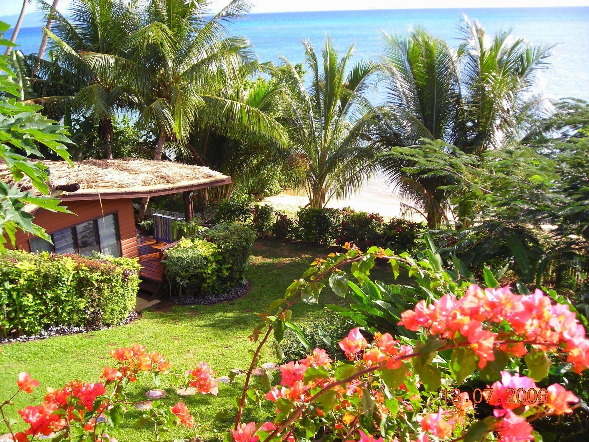 Coconut Grove Beachfront Cottages Matei Dış mekan fotoğraf